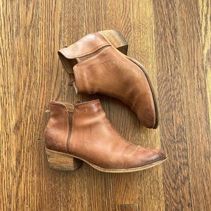 Clarks short brown boots